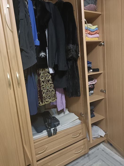Продам шкаф для спальни