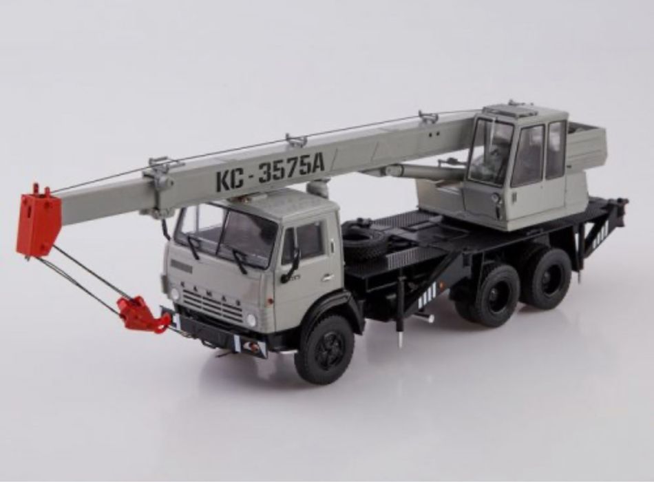Моделька 1:43 камаз кран новый в упаковке