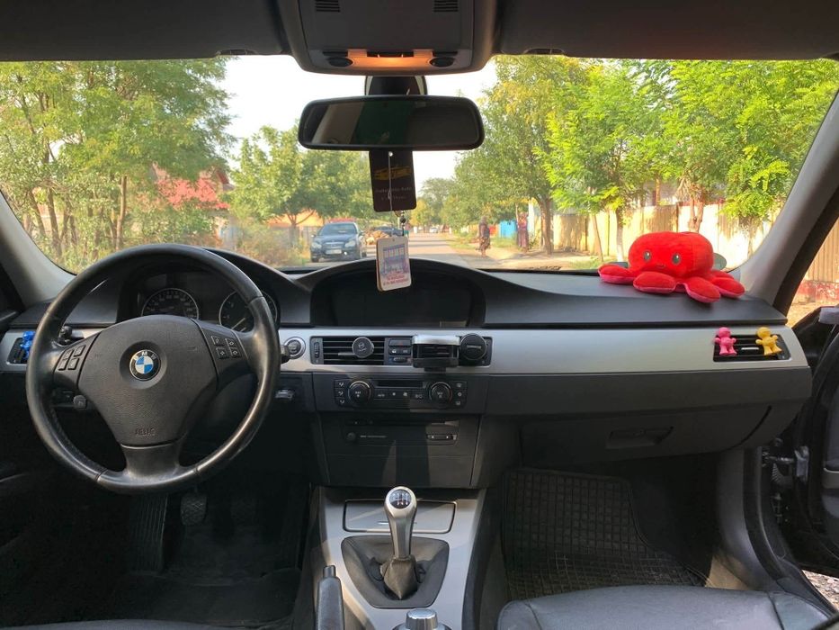 Vând   BMW   E90