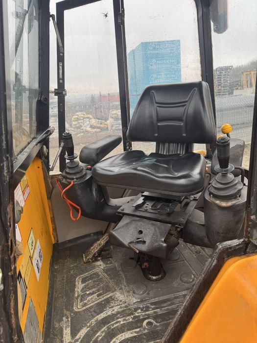 Vand urgent mini buldo JCB 1CX, stare perfecta, doar 2500 ore