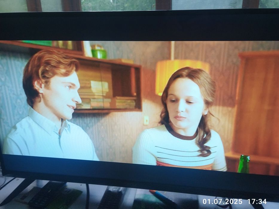 Продам телевизор новый.