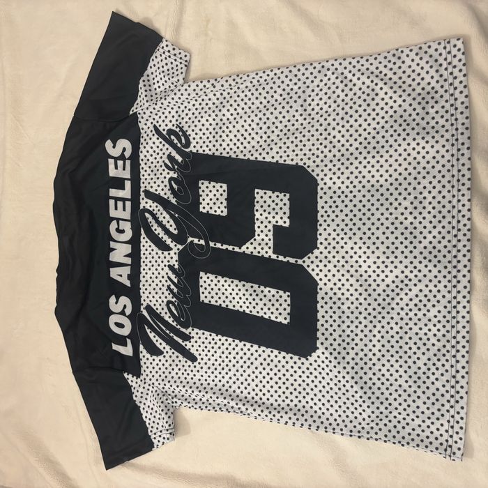 T-shirt (streetwear)