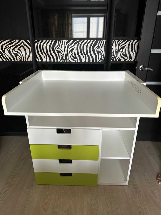 Пеленальный стол