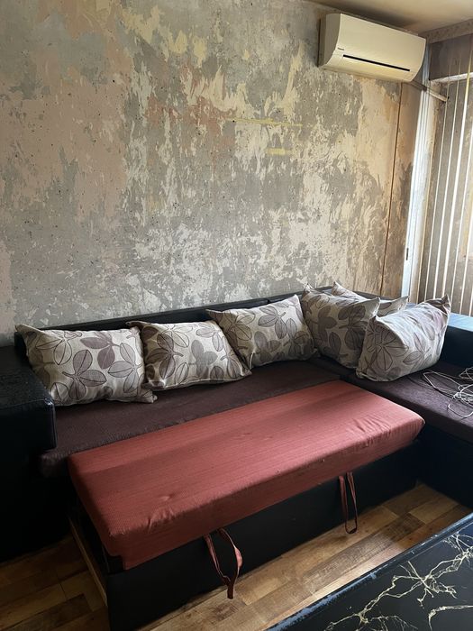 Продавам използван диван