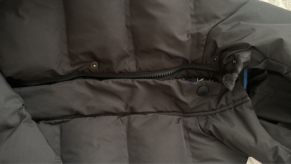 Продам детскую куртку