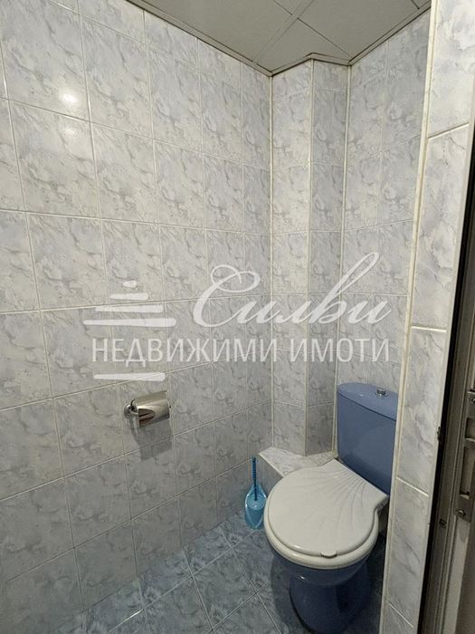 Дава се под наем Тристаен апартамент в Шумен, Център - 70 кв.м за 357 € - Снимка #11