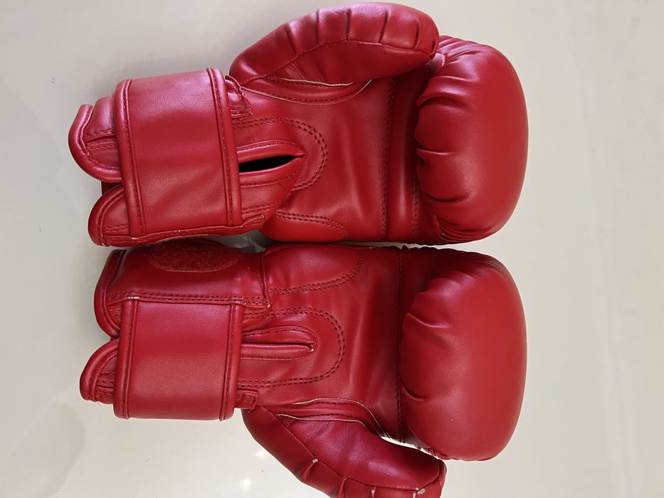 Спорт боксерская перчатка