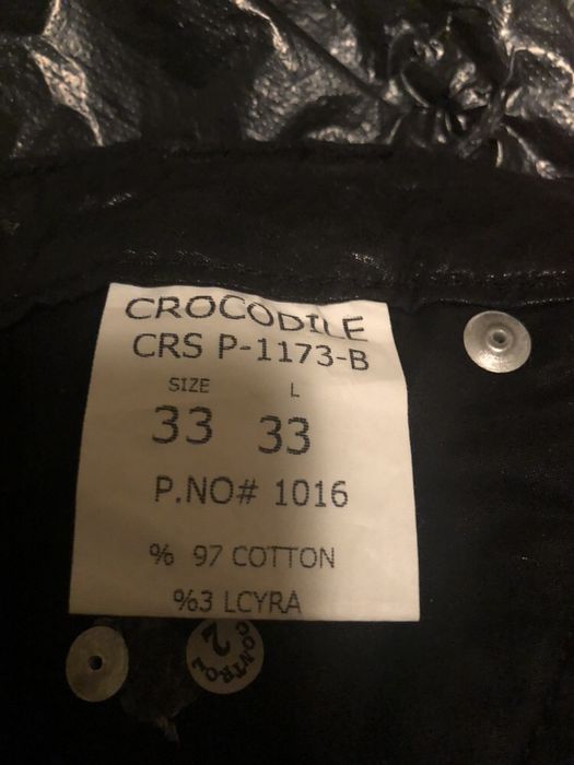 Ефектен,дамски, черен панталон и дълга пола с ефирни волани,клин