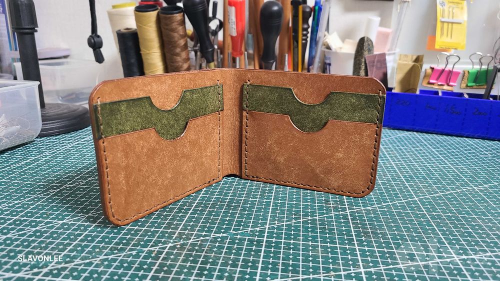 PUEBLO bifold Italian leather cardholder