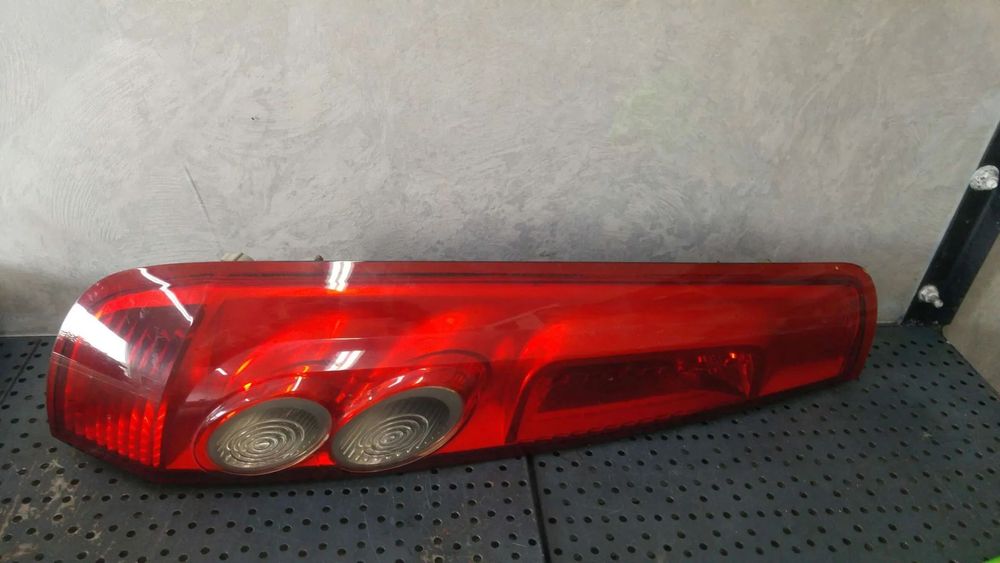 Stop tripla lampa stanga ford fiesta 5 jh jd hatchback facelift 6s6113405b