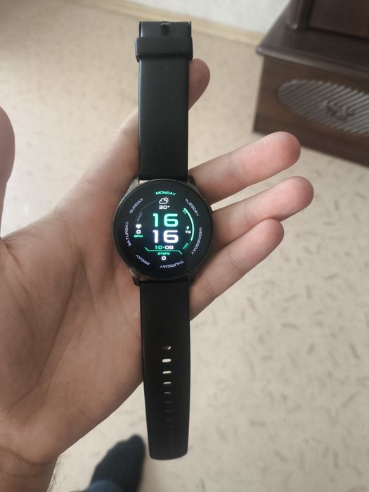 Продам электронные часы