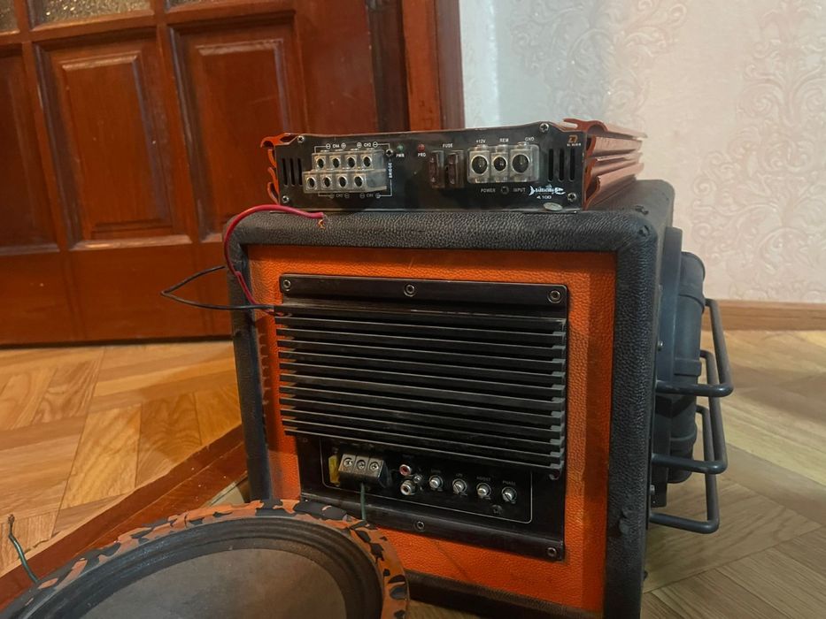 Продам сабвуфер с усилителем