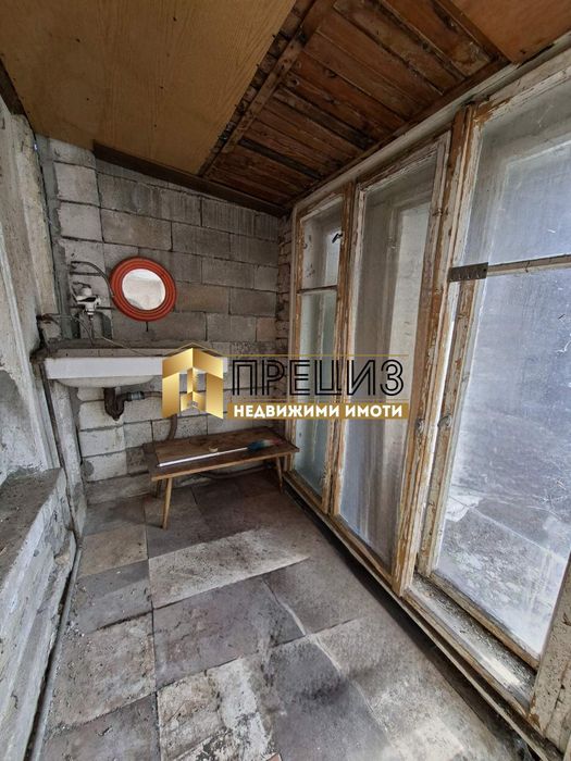 Продажба Къща гр. Шумен - Болницата 35m² и двор 120m²