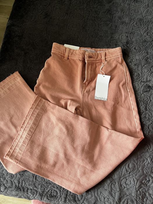 Розов панталон и розови дънки с широк крачол Mohito , Bershka