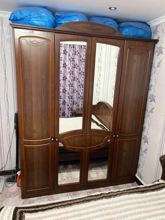 Продам спальный гарнитур