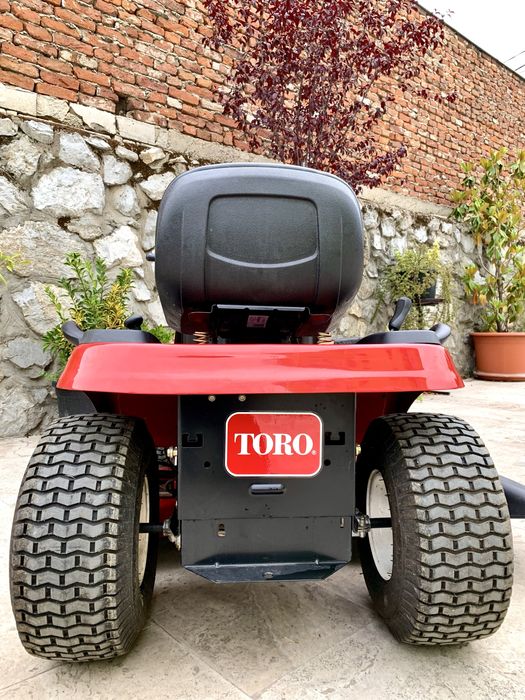 Tractoras de tuns iarba Toro Profesional 3 Cutite 20.0 CP 600cc Hydro