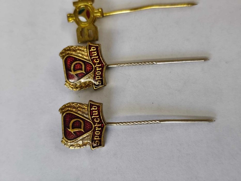 Лот футболни значки