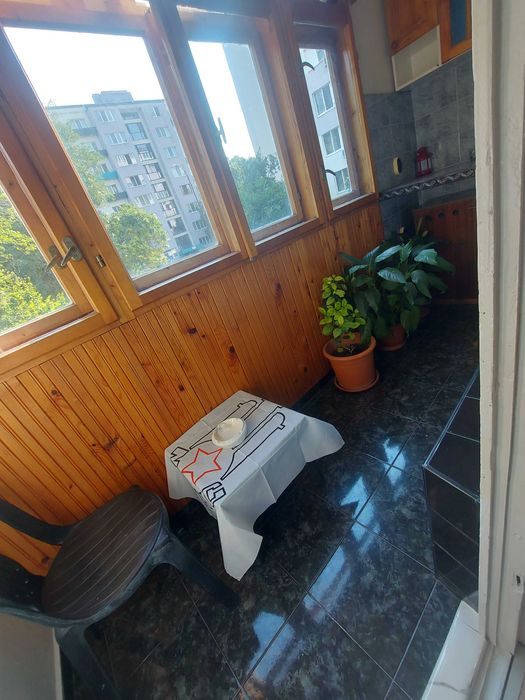 Дава се под наем Тристаен апартамент в Бургас, Славейков - 62 кв.м за 397.8 € - Снимка #2