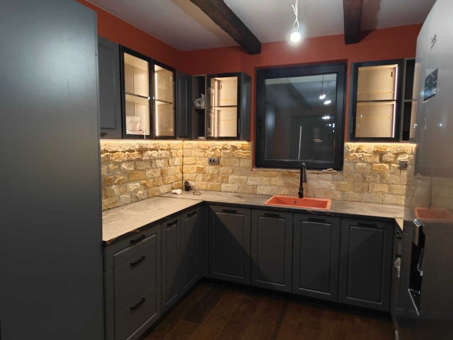 Дава се под наем Къща в с. Марково, Област Пловдив - 200 кв.м за 2000 € - Снимка #4