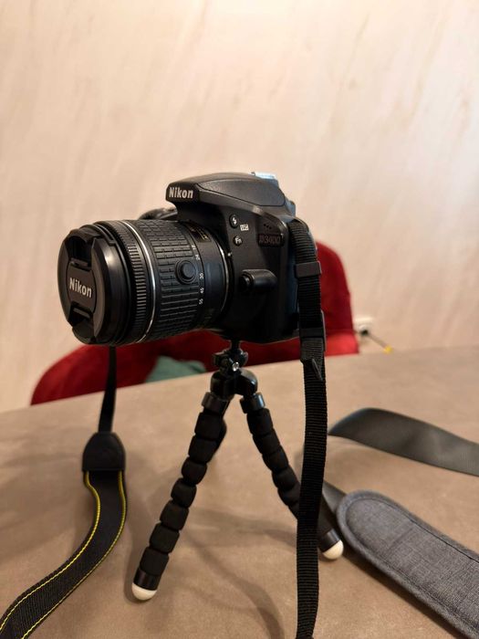 Продавам Фотоапарат  Nikon D3400