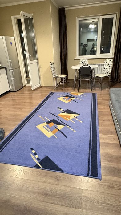 Диван б/у и ковер 1,5*3 метра