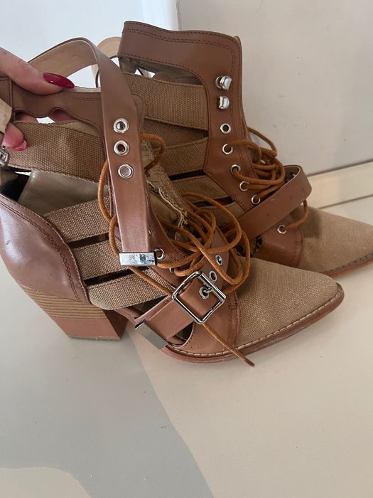 Ghete panza si piele bej Chloe