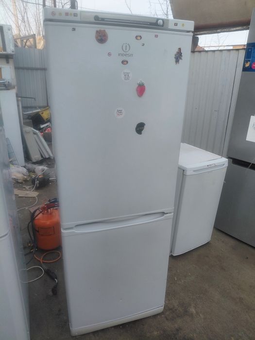 Холодильник индезит рабочая Доставка есть