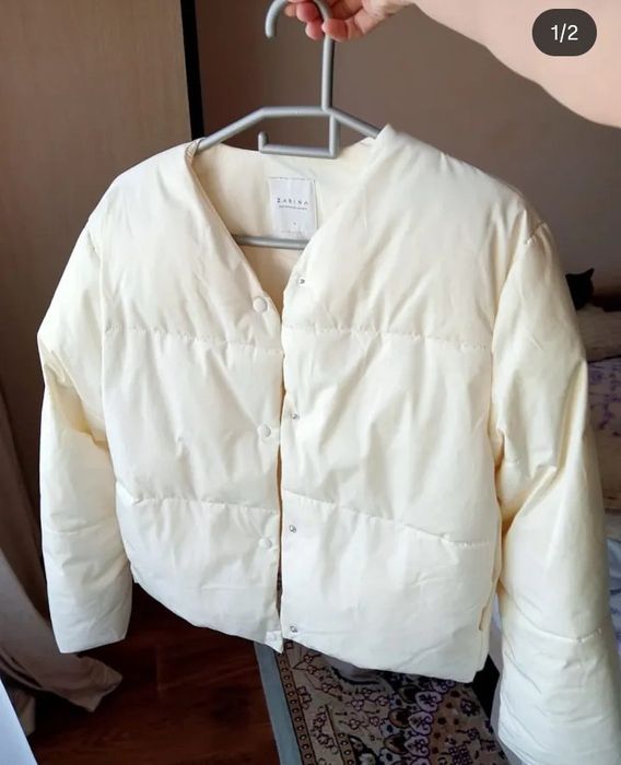 Куртка-бомбер сливочного цвета