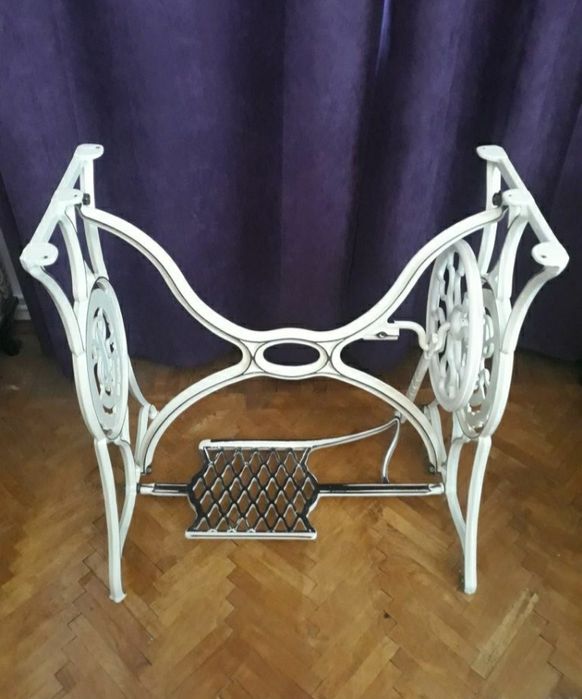 Picioare vechi din fontă, Singer