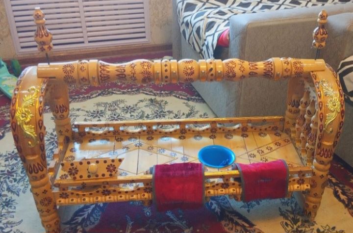 Бешик срочно продается.