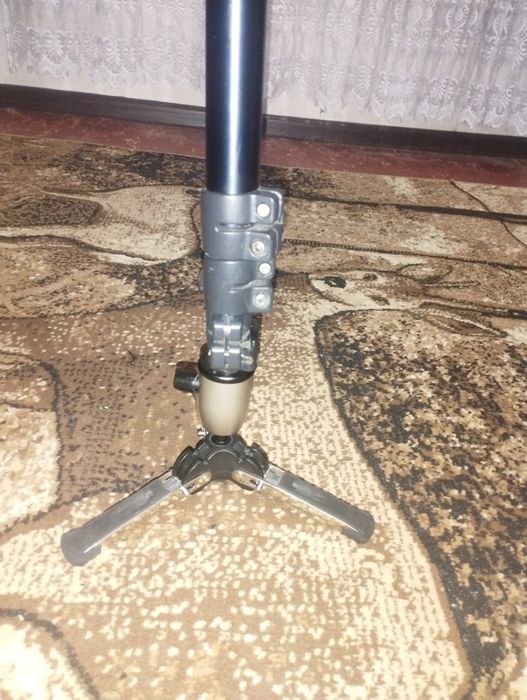 Монопат видеокамера