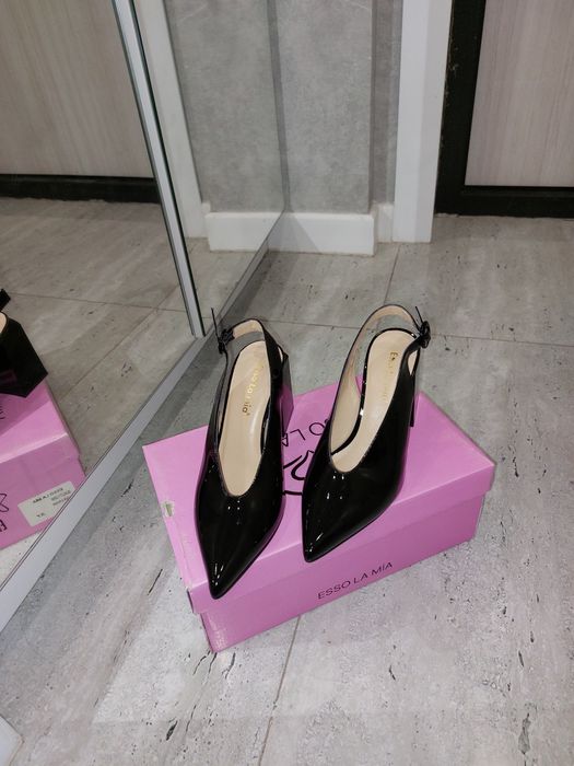 Туфли с открытой пяткой