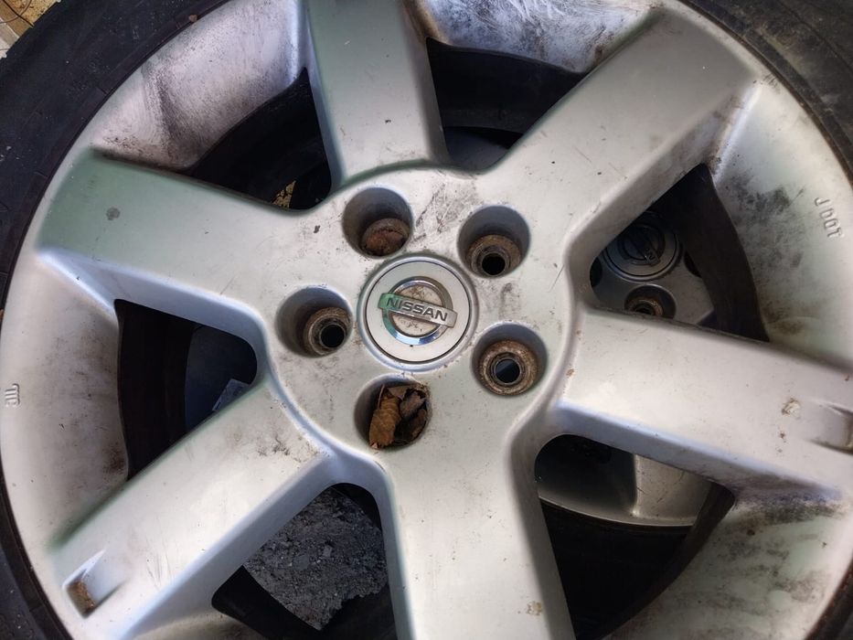 De vânzare cauciucuri plus geante