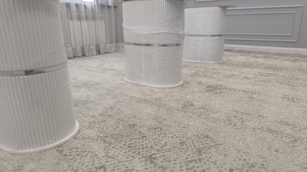 Продам новый стол для зала