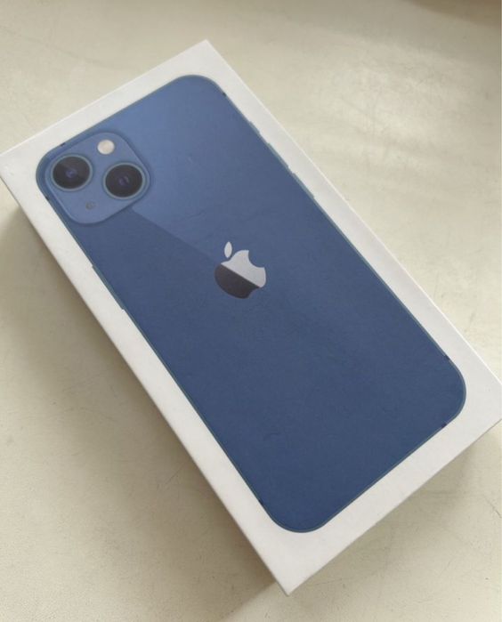 iPhone 13 128Gb с гарантией
