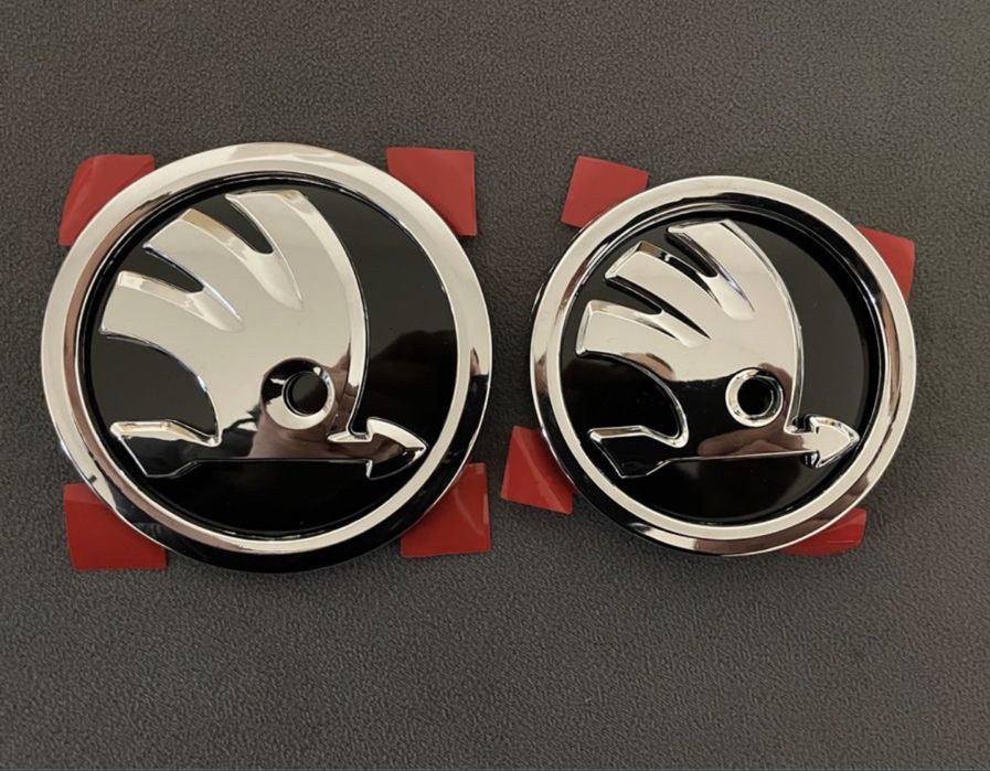 Emblema capota portbagaj 80 90 mm Gri Skoda Superb Octavia Fabia 1 2 3