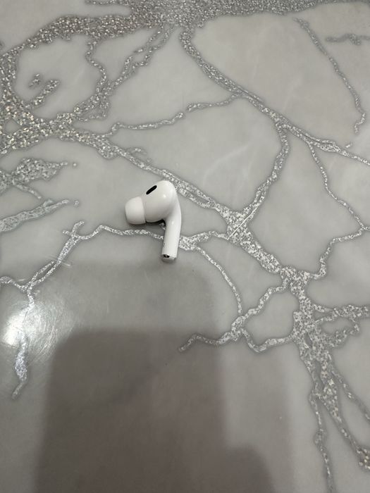 Правый наушник airpods pro 2