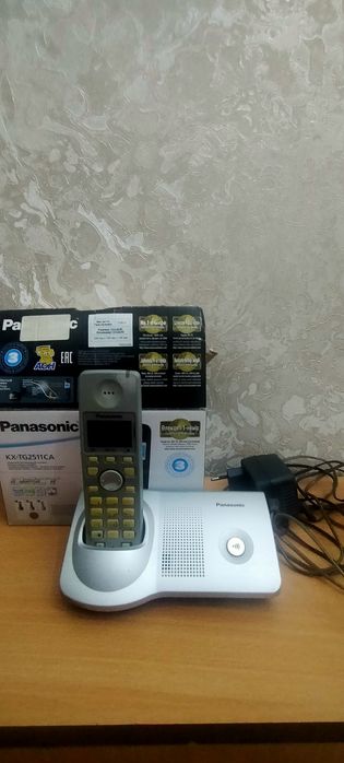 Два телефонных аппарата PANASONIC