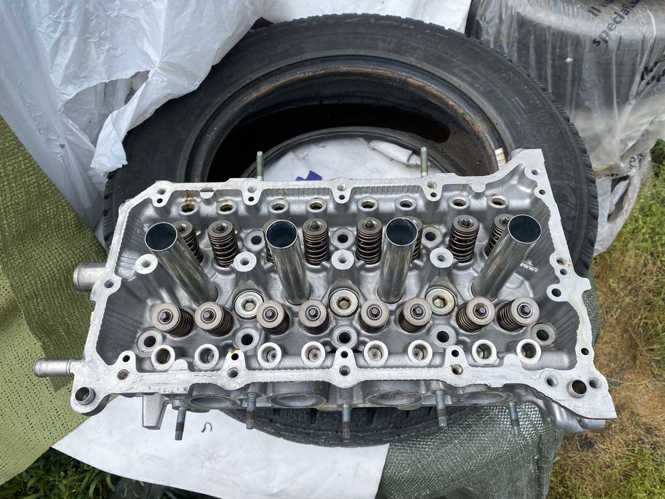 Глава за тойота аурис 1.8