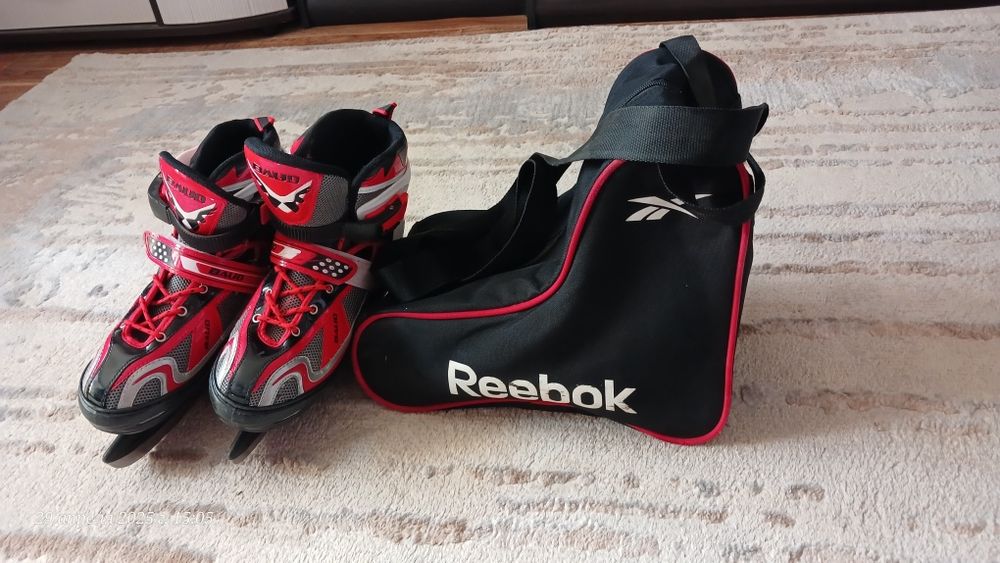 Коньки с чехлом.