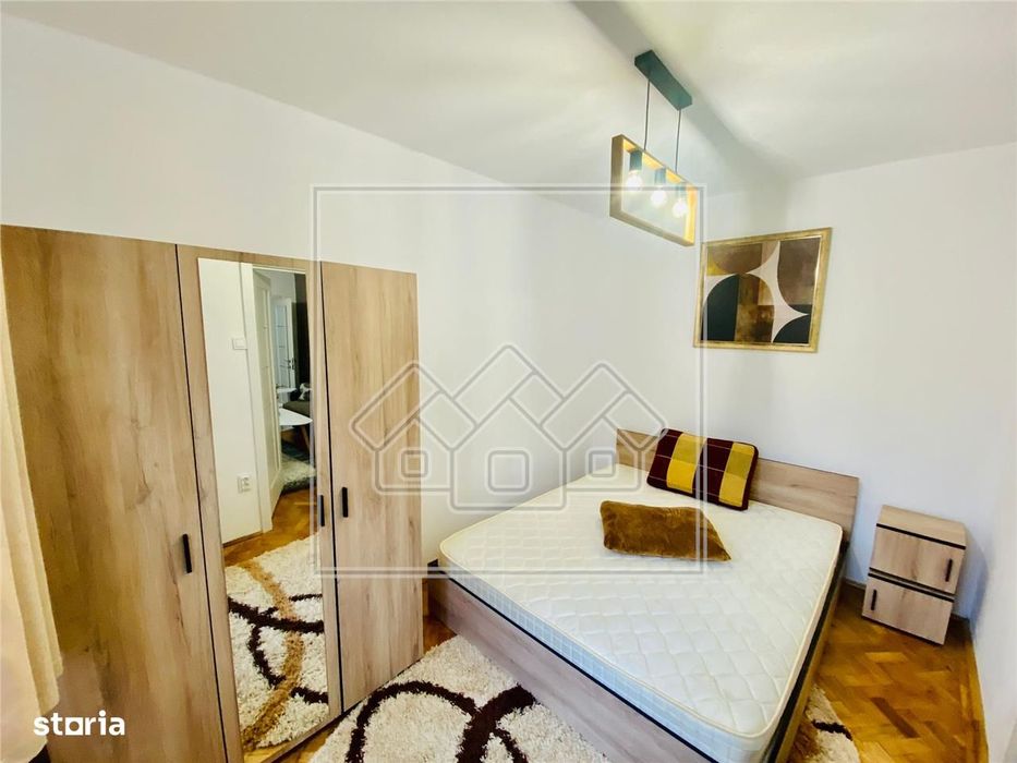 Ap. renovat, cu 2 camere si balcon, Zona Cedonia