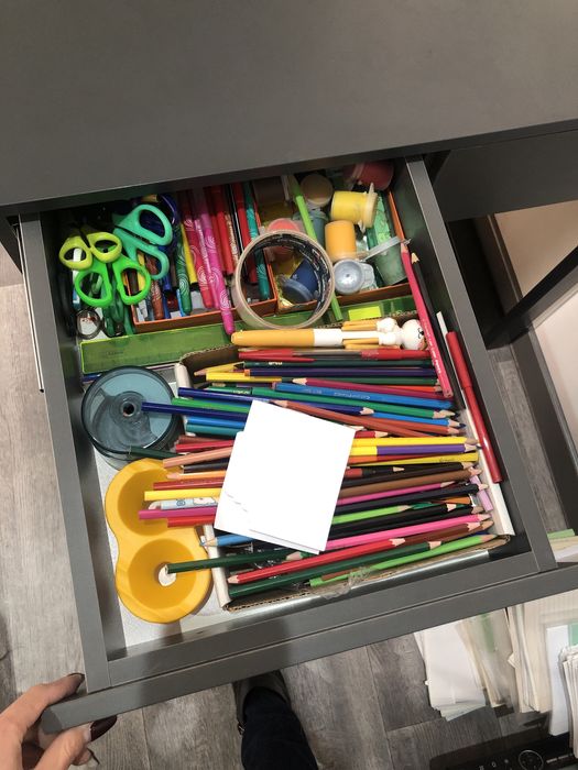 Стол (для учебы-работы)