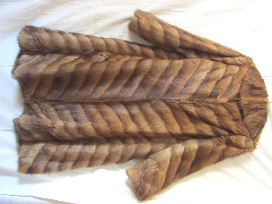 Haina lunga din blana naturala, spate bizam, mas. 46, model clasic