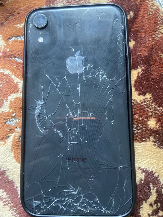 Vand iphone XR pentru piese