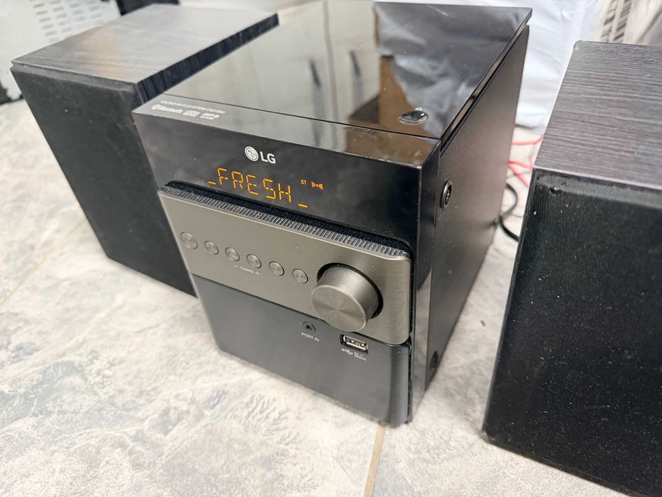 Аудио микросистема LG Micro Hi-Fi Audio System CM1560 Player,FM,USB,AUX,Bluetooth