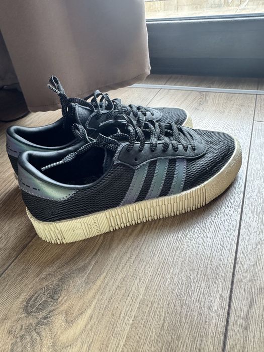 Маратонки adidas