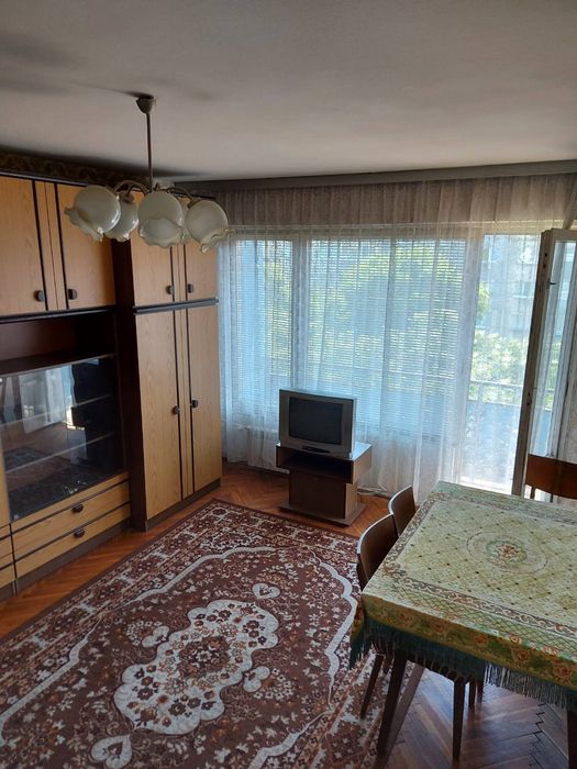 Двустаен под наем Университета