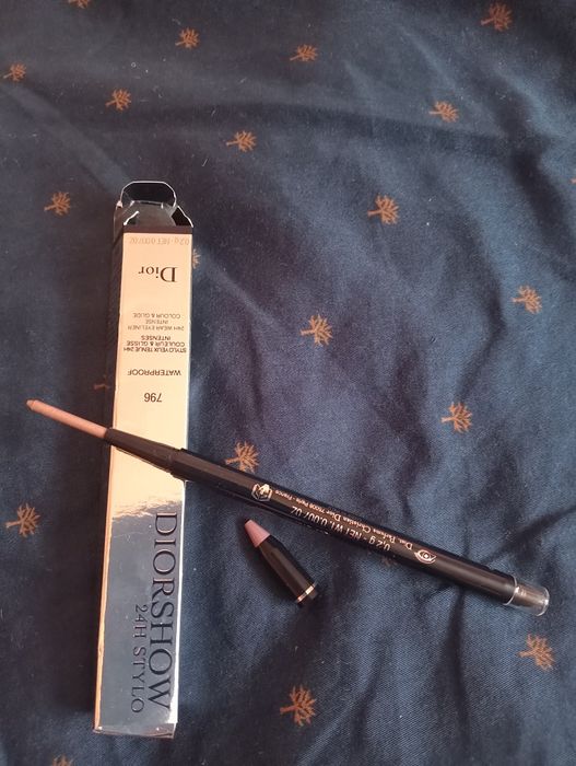Vând palete Dior