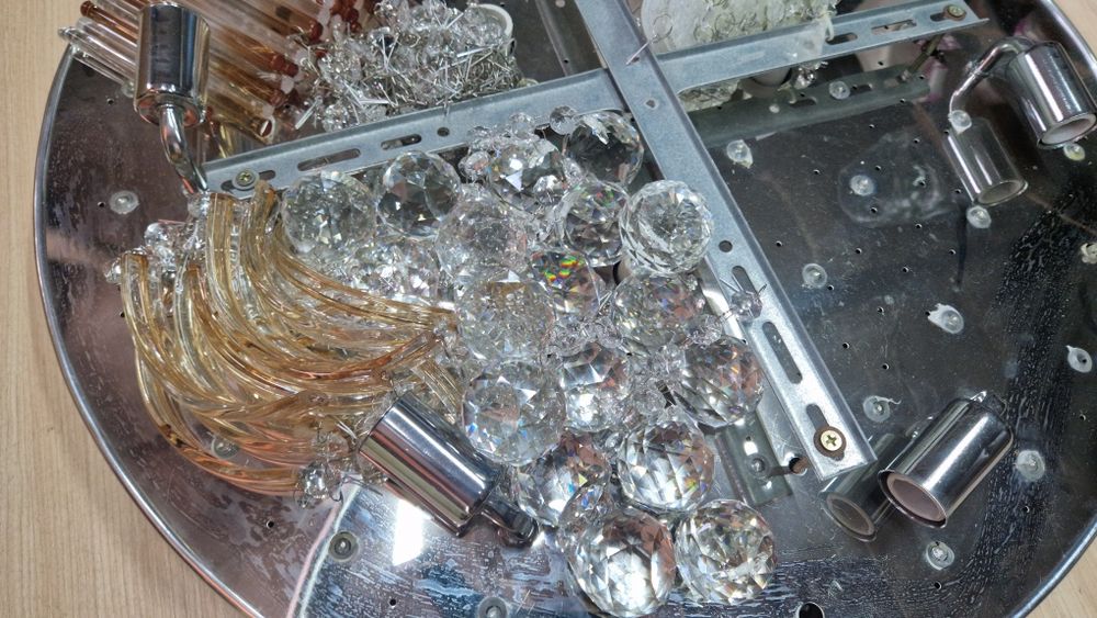 Люстра не собраная