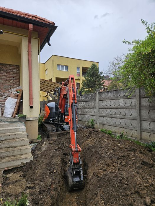 Inchiriez excavator